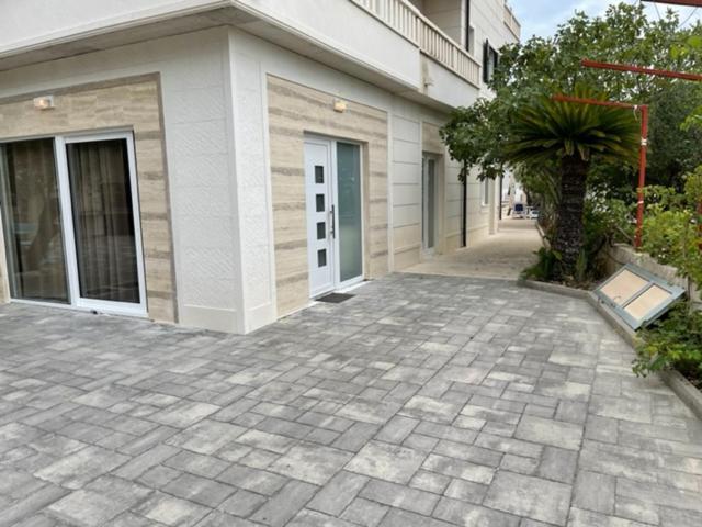Apartment Luce Mit Pool Makarska