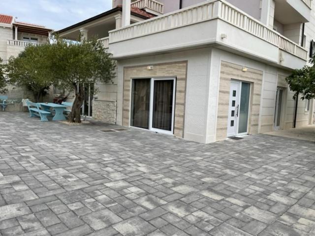 Luce Mit Pool Makarska