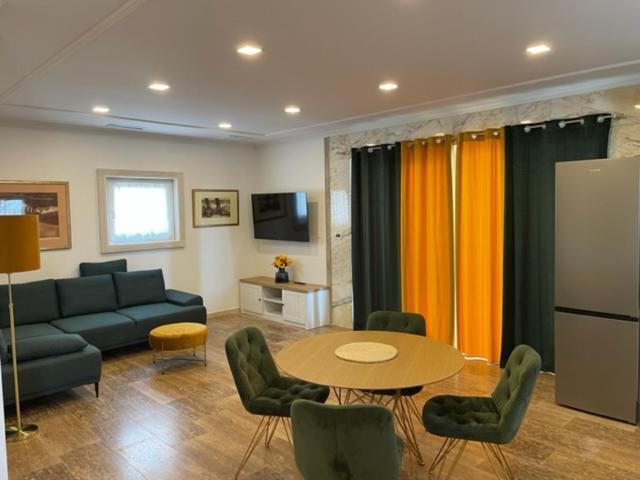 Apartment Luce Mit Pool *