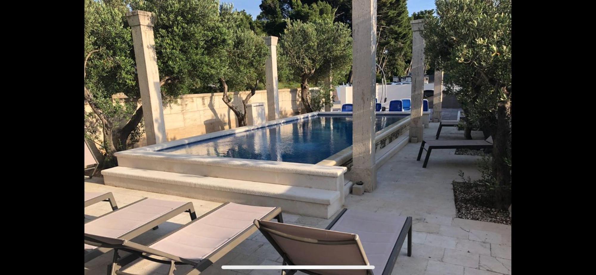 Luce Mit Pool Apartment