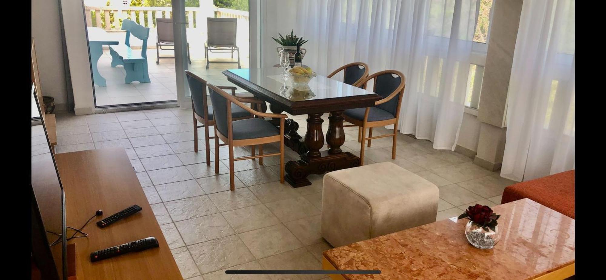 Apartment Luce Mit Pool