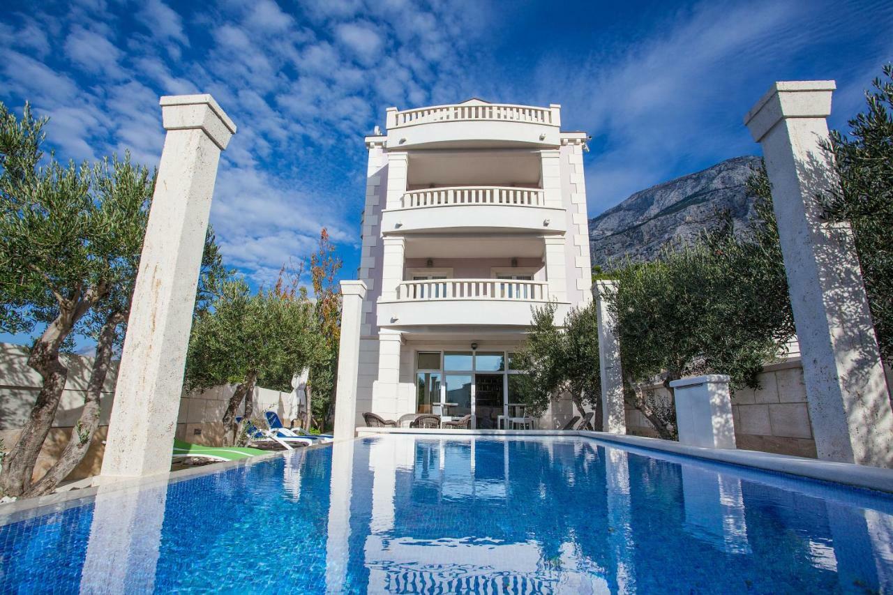 Apartment Luce Mit Pool Makarska