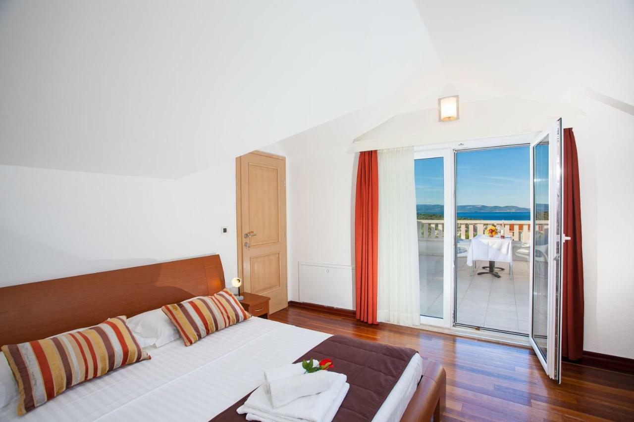 Apartment Luce Mit Pool Makarska