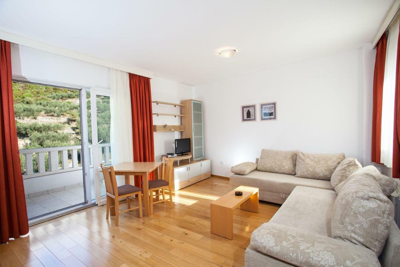 Apartment Luce Mit Pool *