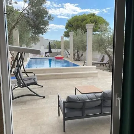 Villa Luce Mit Pool Makarska Exterior photo
