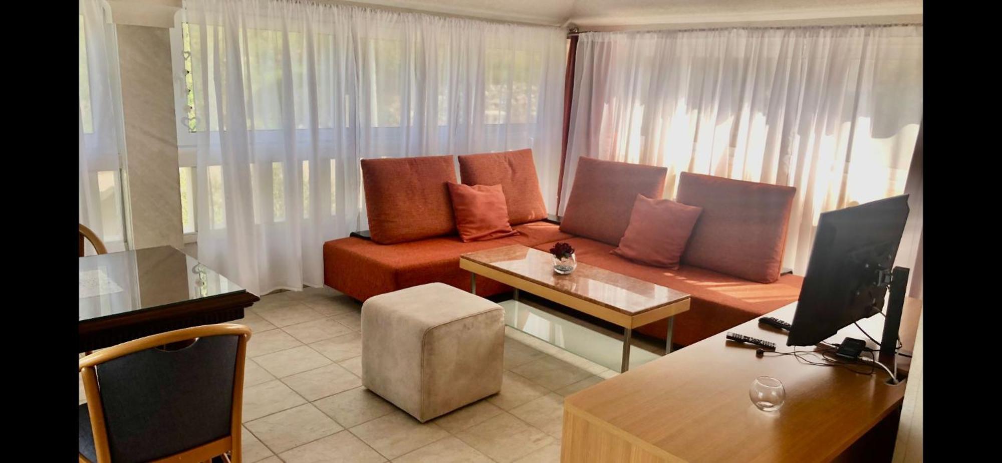 Luce Mit Pool * Makarska