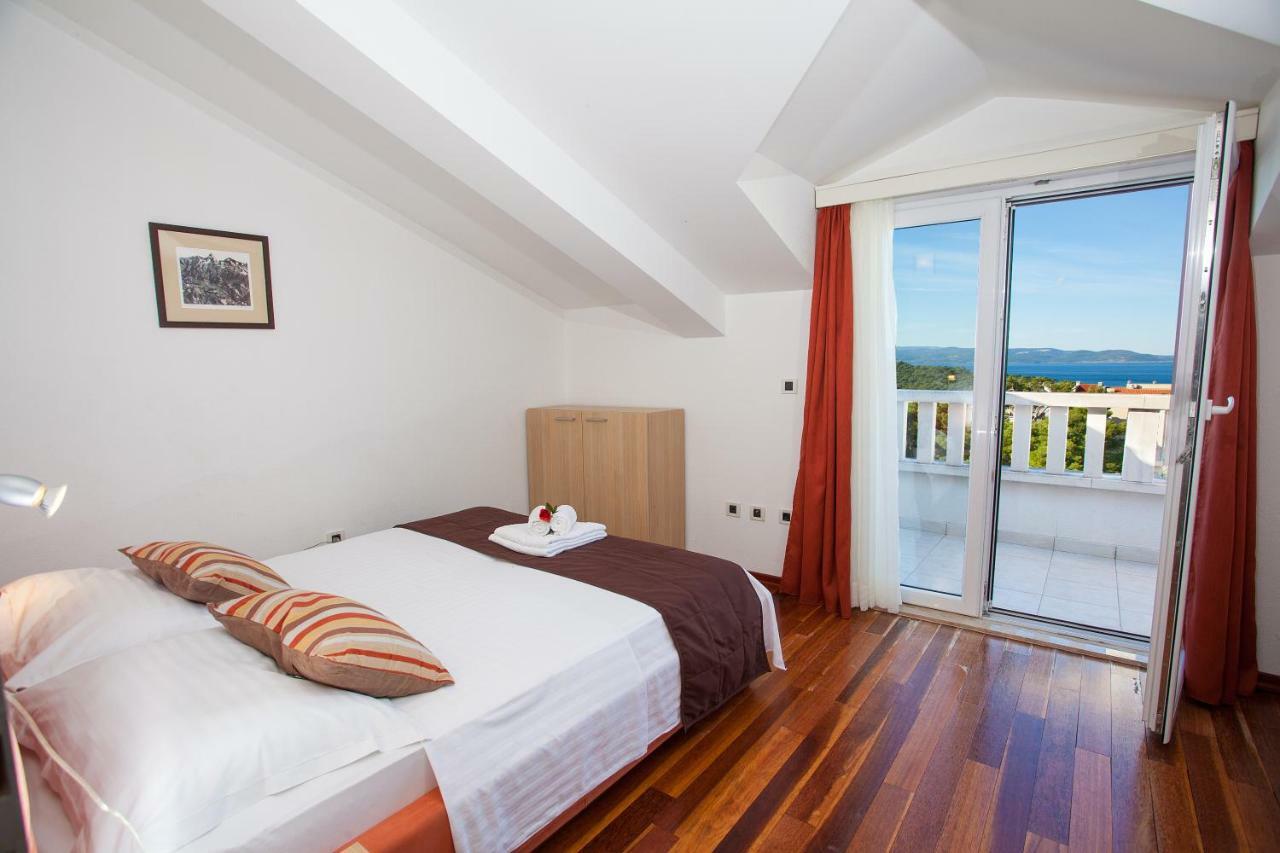 Luce Mit Pool Appartamento Makarska
