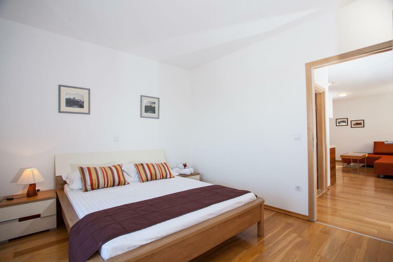 Luce Mit Pool Apartment