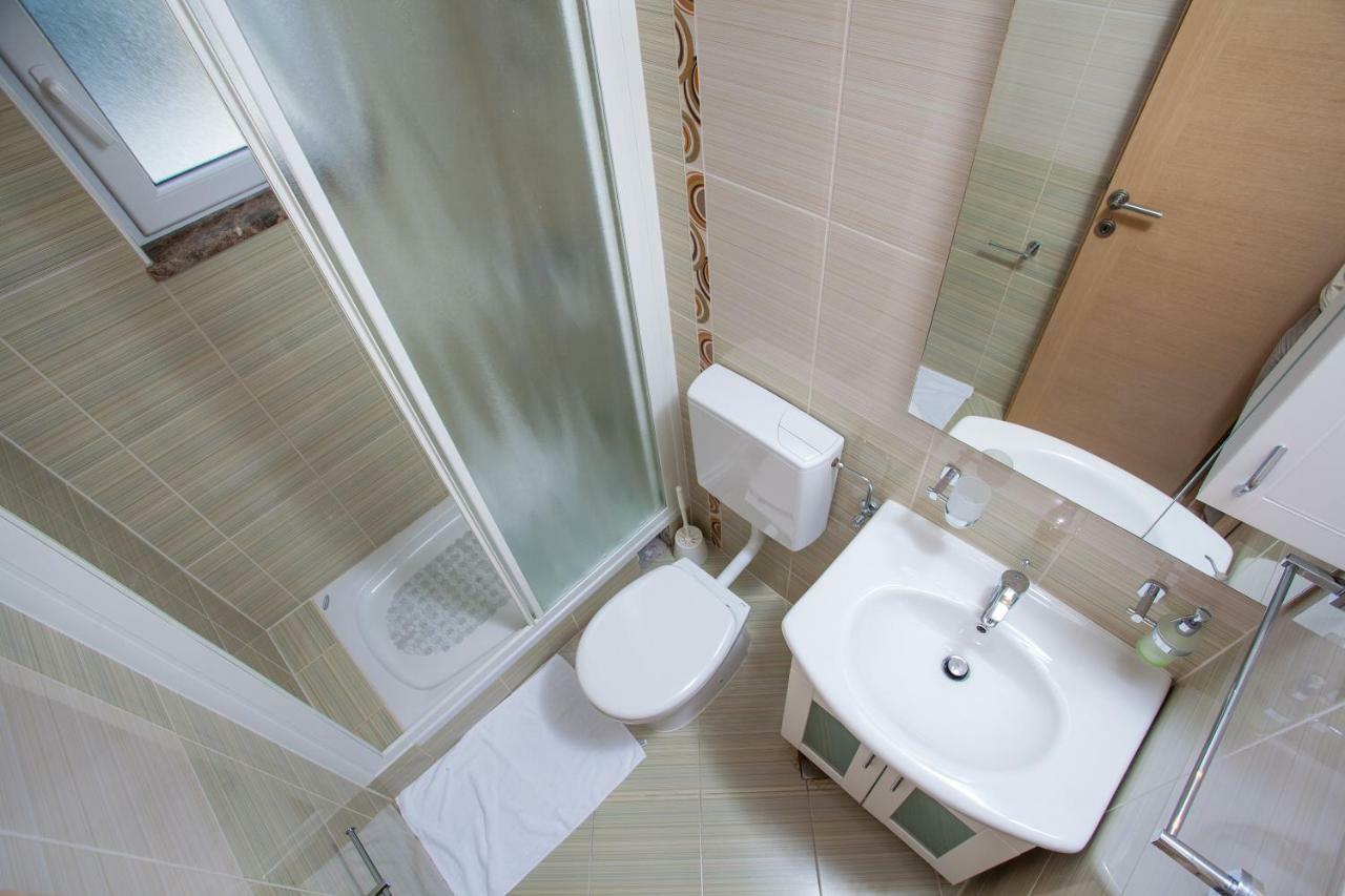 Apartment Luce Mit Pool
